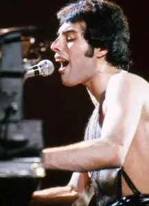 Freddie Mercury am Piano